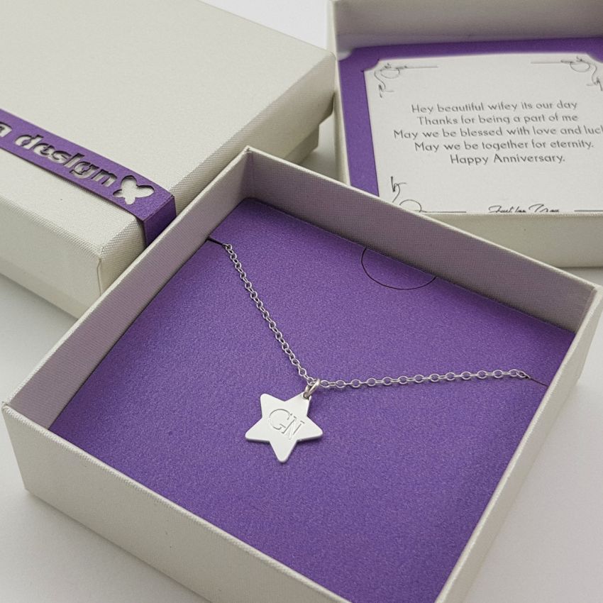 Srebrny naszyjnik gwiazdka gwiazdki z inicjałami dla przyjaciółki | srebro 925 | 13 x 12,8 mm